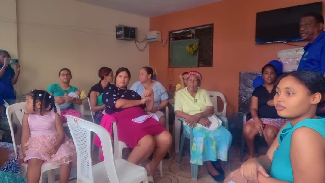 Madres de la comunidad de Villa Abelardo