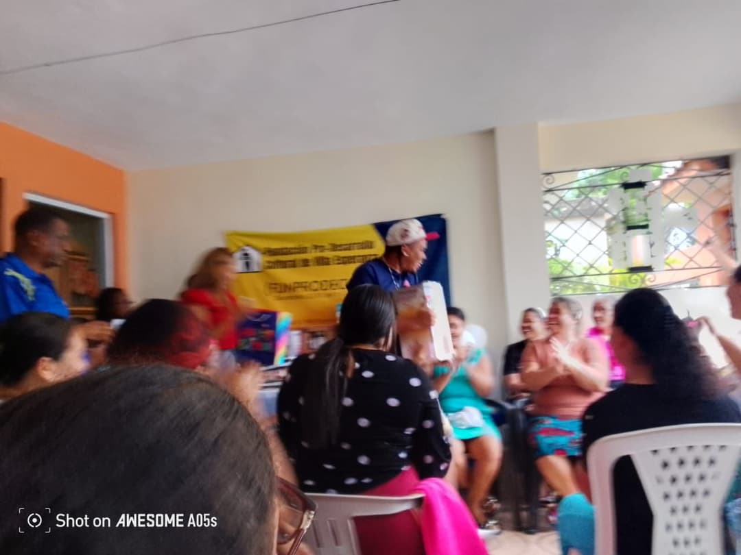 Madres de la comunidad de Villa Abelardo