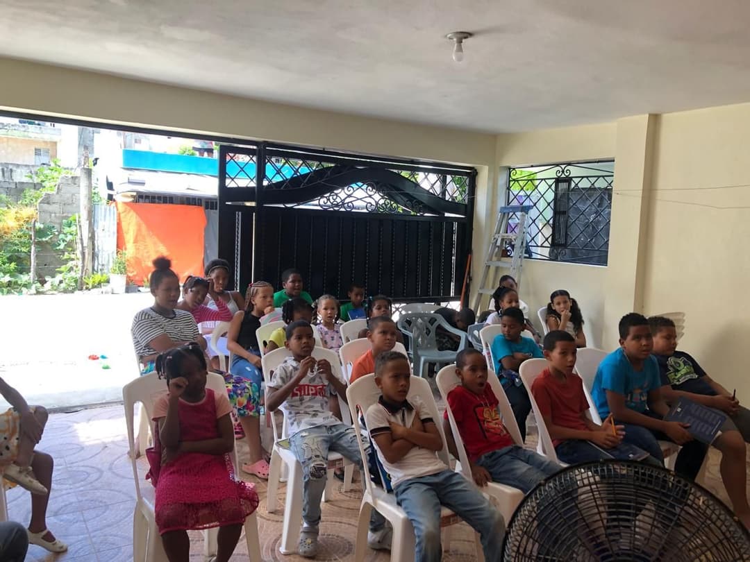 Clases de inglés a niños de Villa Abelardo