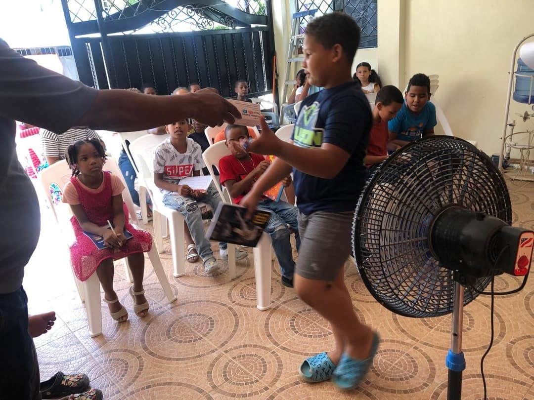 Clases de inglés a niños de Villa Abelardo